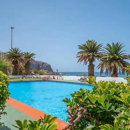 Go2tenerife Apart'dada Pool & First Line Of The Sea Los Cristianos (Tenerife)